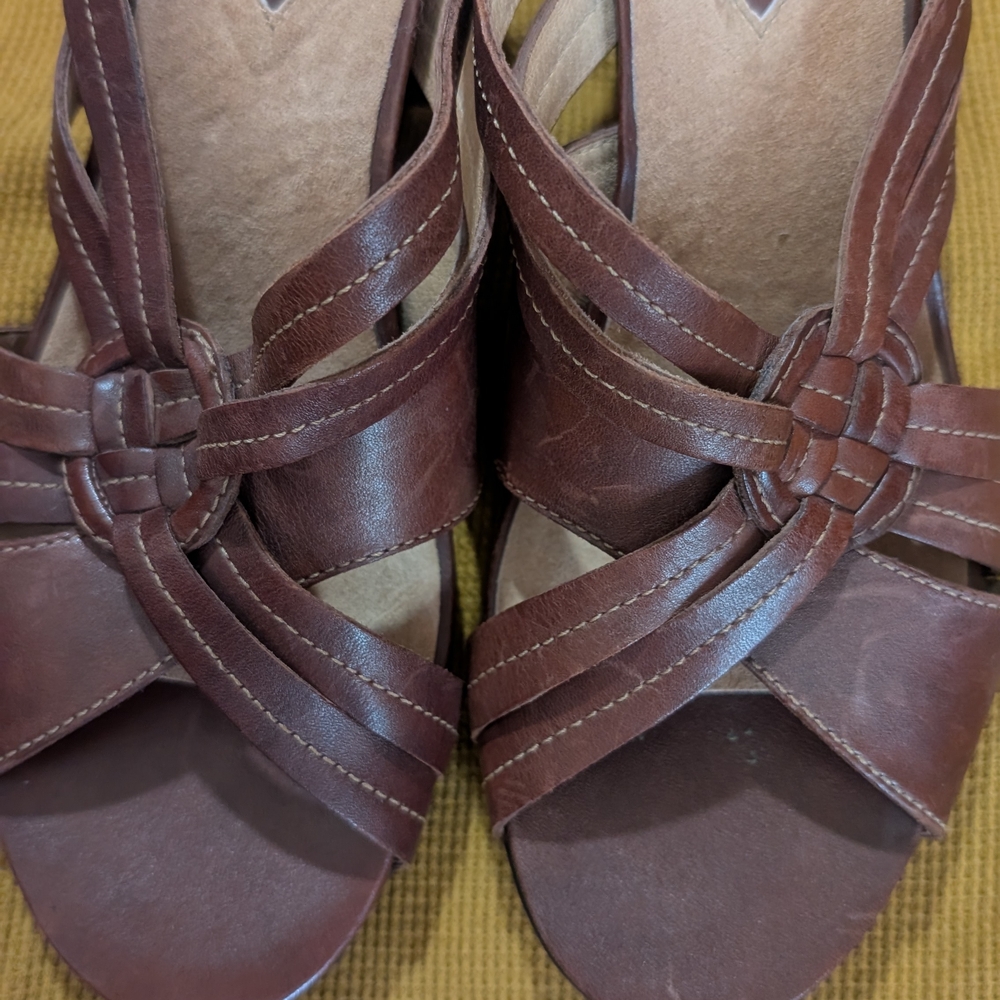 Chic Brown Leather Women's Sandals